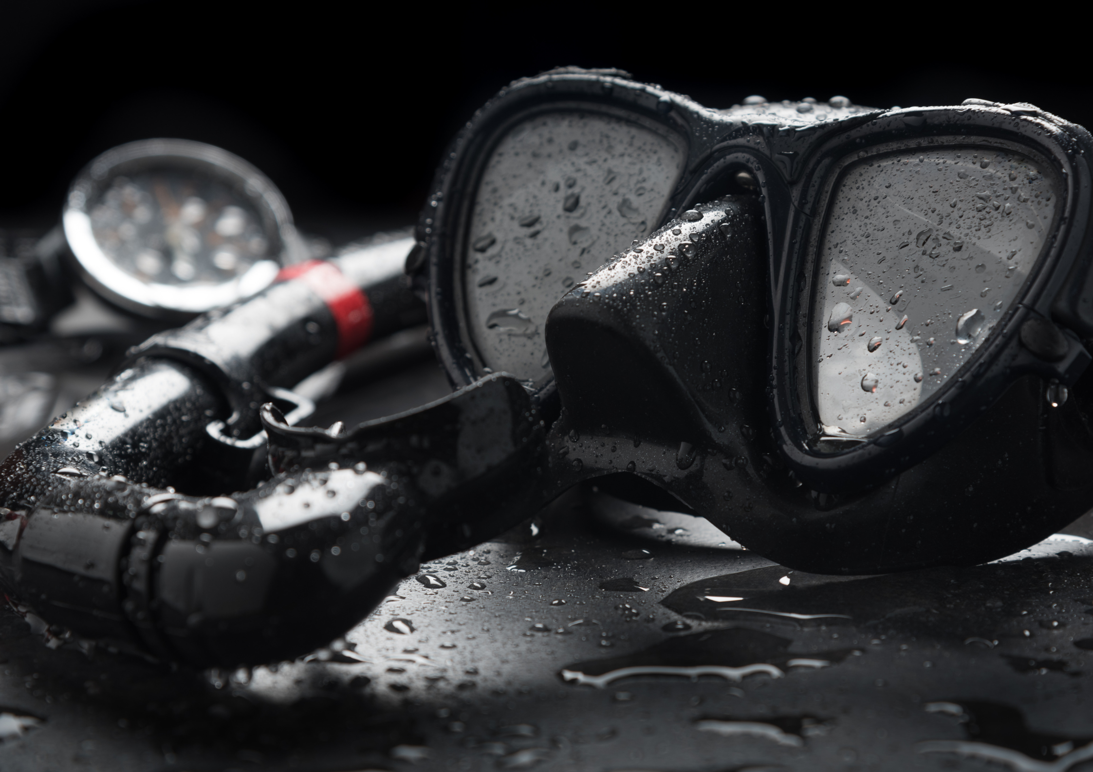 Swimming with a mask